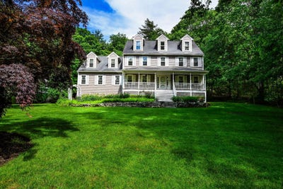 /international/us/48-mill-pond-circle-milford-ma-110108858424/