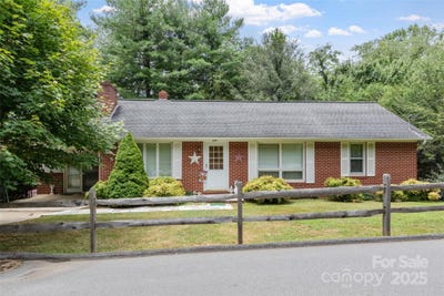 /international/us/135-indian-trail-burnsville-nc-110101256649/?lang=fr