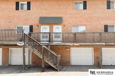 /international/us/1901-winnie-drive-bellevue-ne-110108471356/