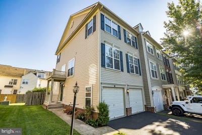 /international/us/9240-cascade-falls-drive-bristow-va-110107880469/