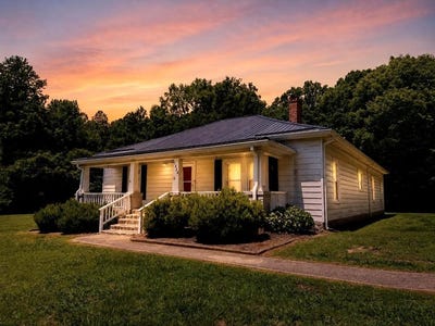 /international/us/5124-huell-matthews-highway-south-boston-va-110108582762/