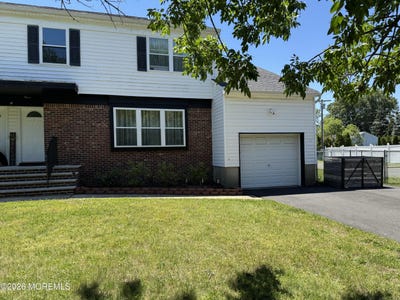 /international/us/425-main-street-middletown-nj-110108585701/