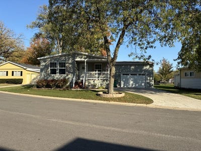 /international/us/1089-lakeview-road-elgin-il-110120769255/