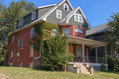/international/us/805-ne-perry-avenue-peoria-il-110120514885/