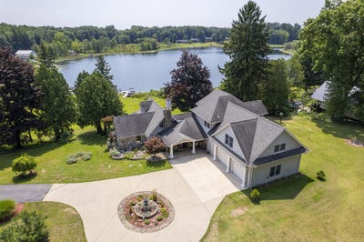 /international/us/15797-hillside-drive-vandalia-mi-110107748904/