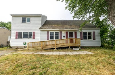 /international/us/28-mathews-avenue-waterville-me-110101215186/