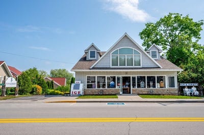 /international/us/4084-main-street-fish-creek-wi-110092711673/?lang=en
