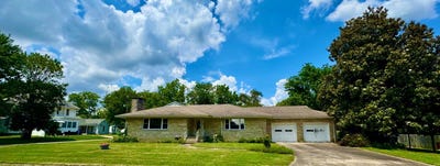 /international/us/700-2nd-st-carmi-il-110100425074/