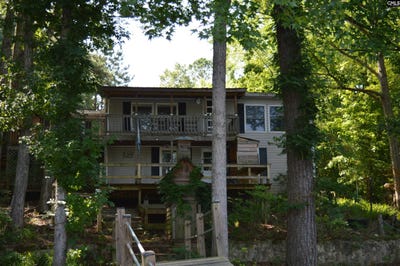 /international/us/2614-lake-road-ridgeway-sc-110100418438/