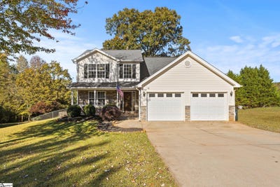 /international/us/104-whipple-lane-taylors-sc-110103117952/