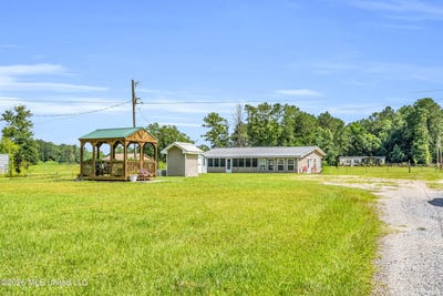 /international/us/3624-highway-43-n-picayune-ms-110108804711/