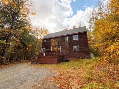 /international/us/1022-johnson-circle-carrabassett-valley-me-110120453923/