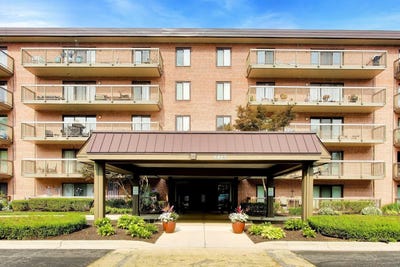 /international/us/6443-clarendon-hills-road-willowbrook-il-110119750488/