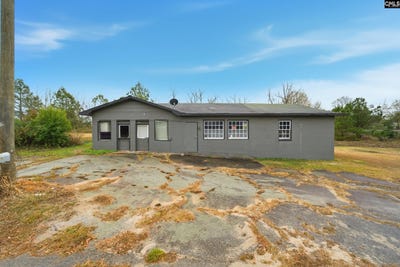 /international/us/326-e-church-street-leesville-sc-110106433189/
