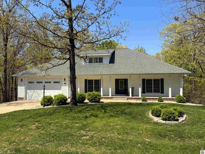 /international/us/718-marina-village-dr-grand-rivers-ky-110097776473/