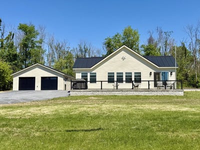 /international/us/3953-west-shore-road-alburgh-vt-110108606195/