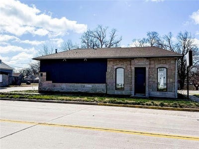 /international/us/622-6th-street-oswego-ks-110105345352/