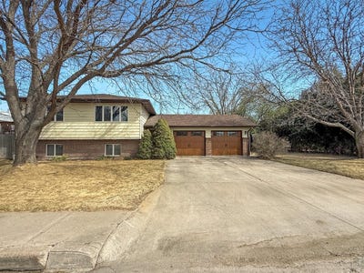 /international/us/133-s-morlan-ave-holyoke-co-110106848896/