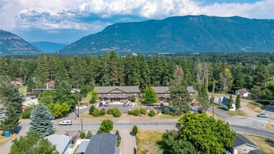 /international/us/1605-1629-4th-avenue-w-columbia-falls-mt-110093320785/?lang=zh-tw