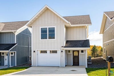 /international/us/2104-cottage-hill-circle-duluth-mn-110120666097/