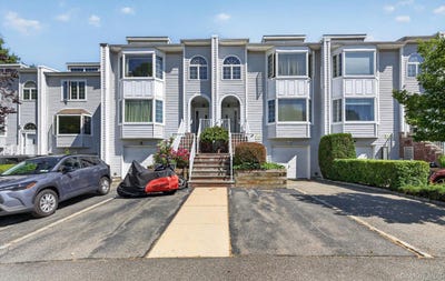 /international/us/240-17-oak-park-drive-douglaston-ny-110108587278/