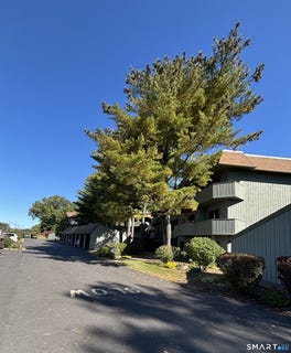 /international/us/19-hickory-hl-road-southington-ct-110120103617/