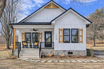 /international/us/219-grayson-street-sparta-nc-110106433891/