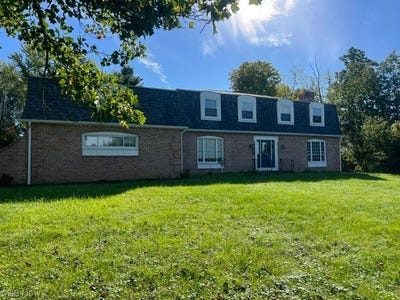 /international/us/3205-country-club-drive-medina-oh-110120459748/