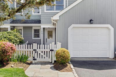 /international/us/61-brittany-lane-westhampton-beach-ny-110108033304/