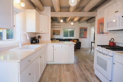 /international/us/104-a-b-brooks-street-taos-nm-110103582408/