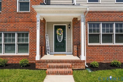 /international/us/2221-perry-street-richmond-va-110104454613/