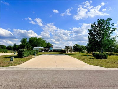 /international/us/4982-se-92nd-boulevard-webster-fl-110107857990/