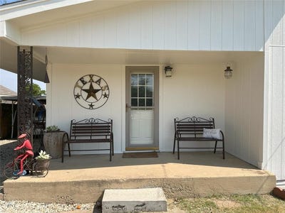 /international/us/407-w-maple-street-celina-tx-110102004746/