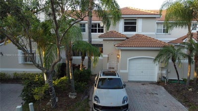 /international/us/1085-river-birch-st-hollywood-fl-110099259598/