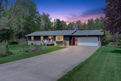 /international/us/9321-buena-vista-road-wisconsin-rapids-wi-110108232547/