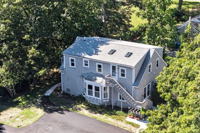 /international/us/16-lt-hauser-lane-falmouth-ma-110120417763/