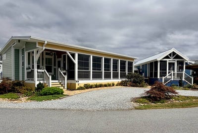 /international/us/41-strolling-easy-lane-flat-rock-nc-110102920904/