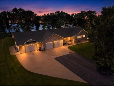 /international/us/4-s-fox-lake-drive-e-manyaska-twp-mn-110108034238/