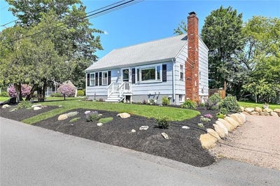 /international/us/56-king-philip-road-narragansett-ri-110108539068/