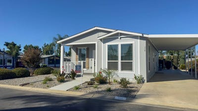 /international/us/1250-n-kirby-st-hemet-ca-110088091058/
