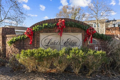 /international/us/2414-lake-park-road-lexington-ky-110108167844/