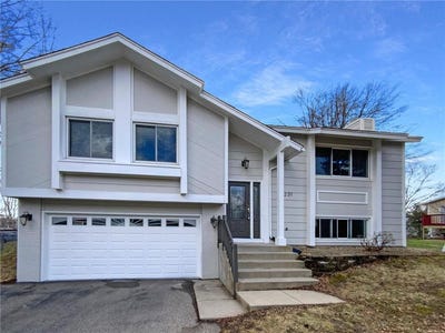 /international/us/14231-e-143rd-lane-burnsville-mn-110098928241/