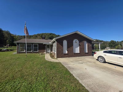 /international/us/4954-lynn-creek-road-lavalette-wv-110120452890/