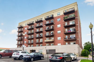 /international/us/1650-riverwoods-drive-melrose-park-il-110108872726/