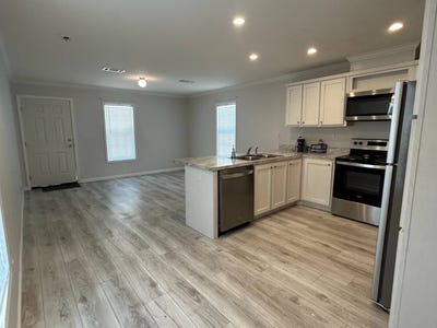 /international/us/925-301-blvd-e-bradenton-fl-110105327358/