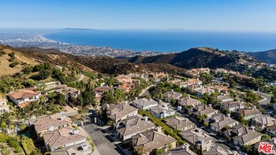 /international/us/16610-calle-brittany-pacific-palisades-ca-110119711705/