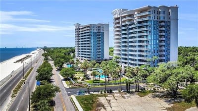 /international/us/2230-beach-drive-gulfport-ms-110107871673/