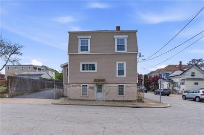 /international/us/135-boutwell-street-pawtucket-ri-110107883029/