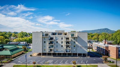 /international/us/1585-fort-henry-drive-kingsport-tn-110120132280/