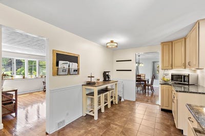 /international/us/472-coronation-drive-franklin-ma-110108443913/